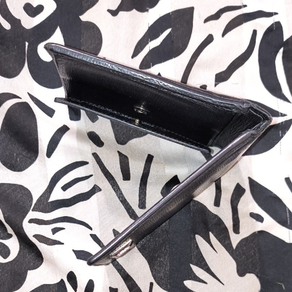 Gucci Wallet Black Leather with Silver Accent - Picture 7 of 11